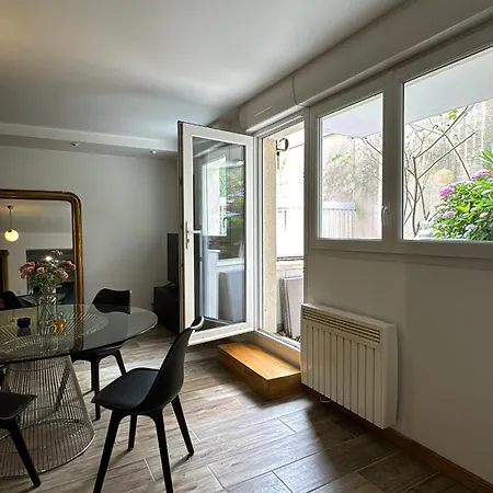Avec Terrasse Dans Le 13e Parigi